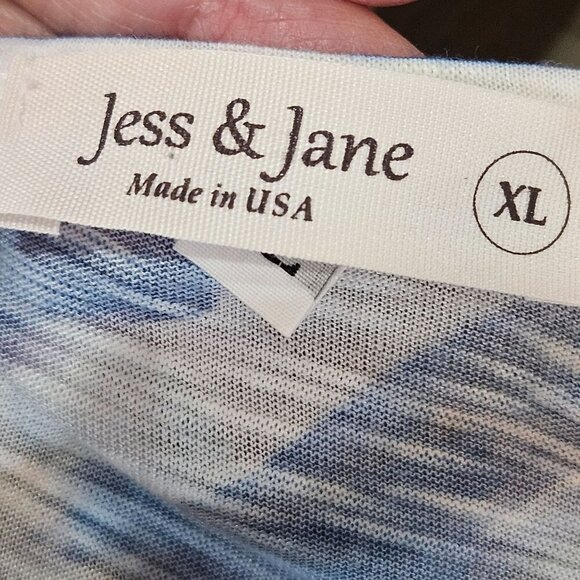 Jess & Jane XL Vernet Slit V-Neck Chiffon Abstract Print Top Lightweight - Picture 9 of 9